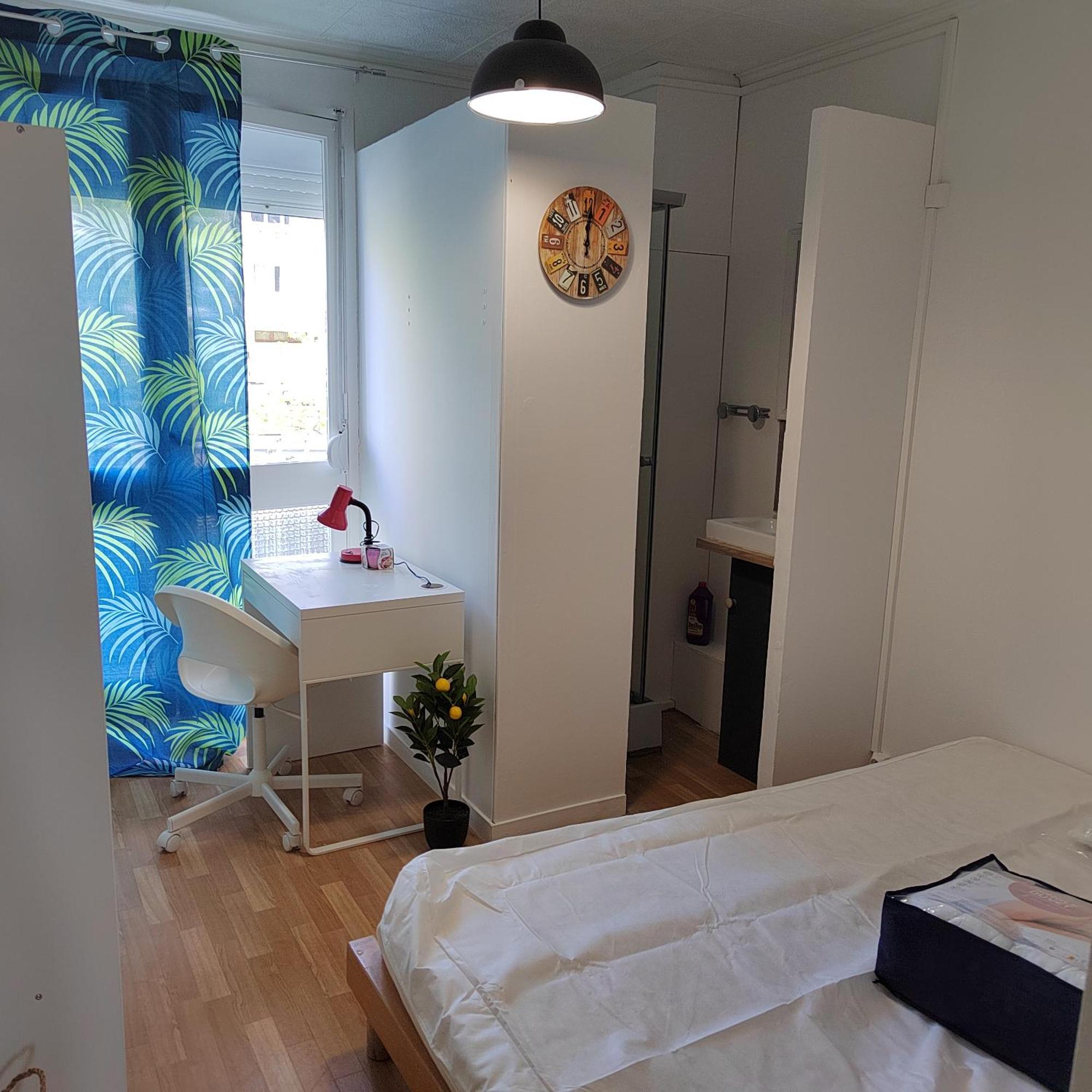 Chambre Dans Un Appartement En Colocation Rennes Luaran gambar